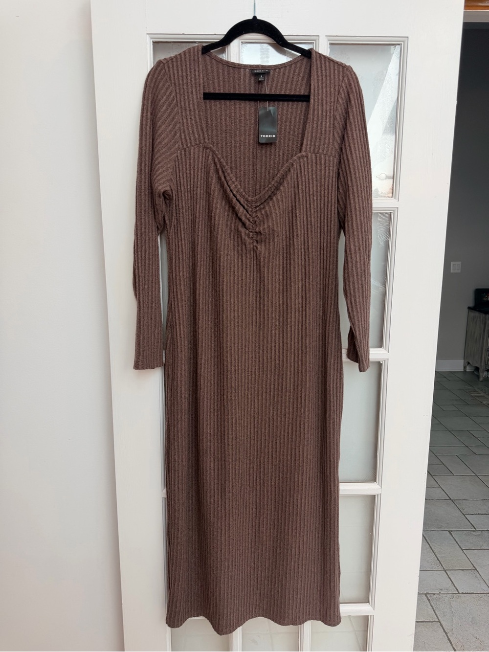 Torrid Chic Column Tea Length Dress Ribbed Midi Dress Taupe Plus Size 1X NWT - Picture 3 of 11